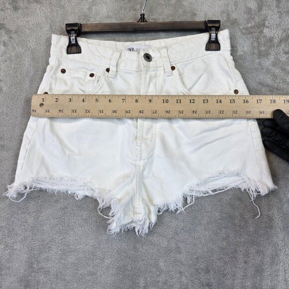 Zara Shorts Womens 6 White High Rise Denim Button Fly Raw Hem Cutoff Cotton - Picture 5 of 10